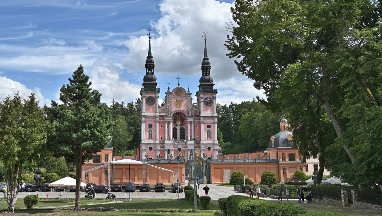 Sanktuarium w Świętej Lipce — widok z zewnątrz
