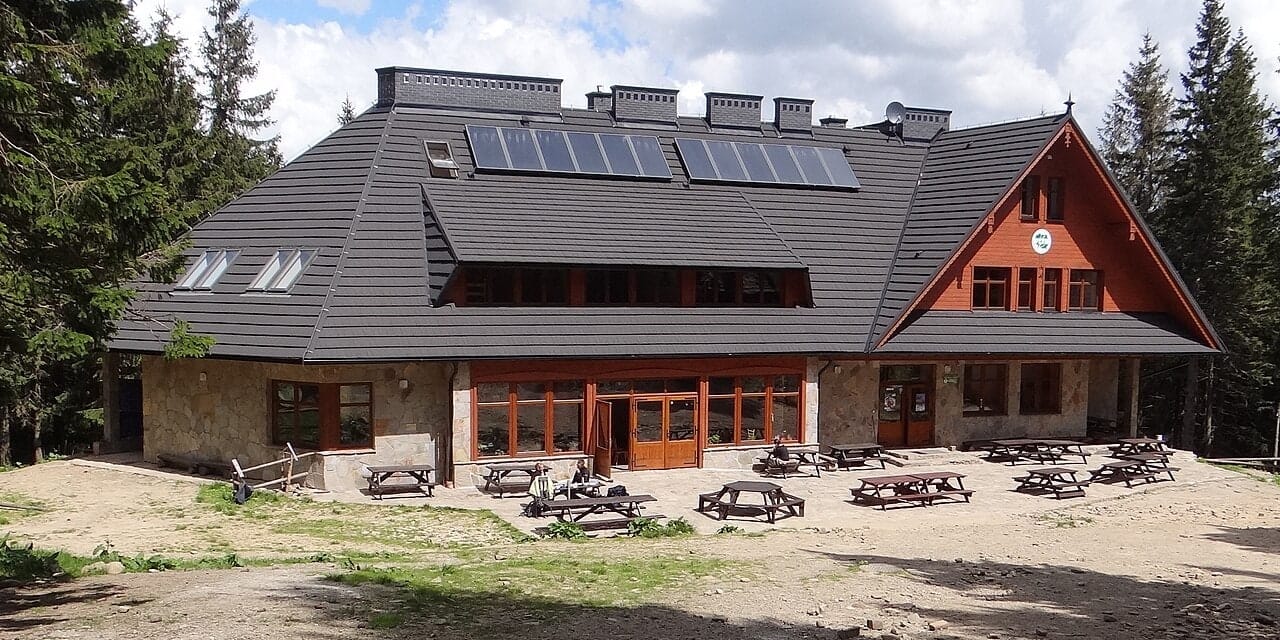 Schronisko na Markowych Szczawinach, maj 2013. Fotografia archiwalna obecnego budynku.