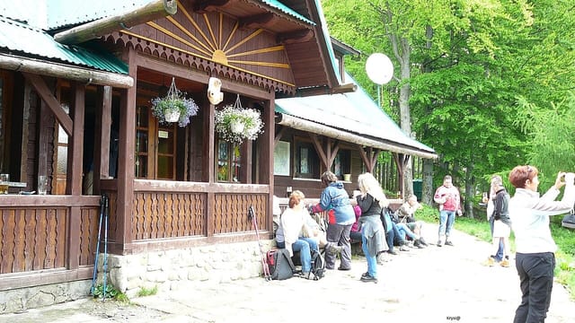 Schronisko na Przegibku, maj 2013. Fotografia archiwalna.