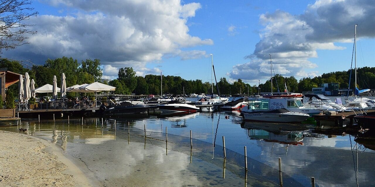 Przystań nad jeziorem Ukiel w Olsztynie