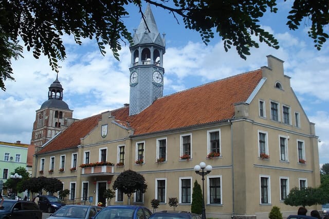 Barczewo — ratusz, Nowowiejski i dawna synagoga